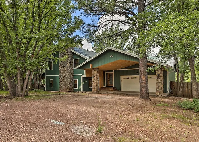 Deck + Yard: Family-friendly Pinetop Retreat Ferienhaus