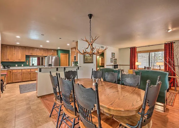 Deck + Yard: Family-friendly Pinetop Retreat