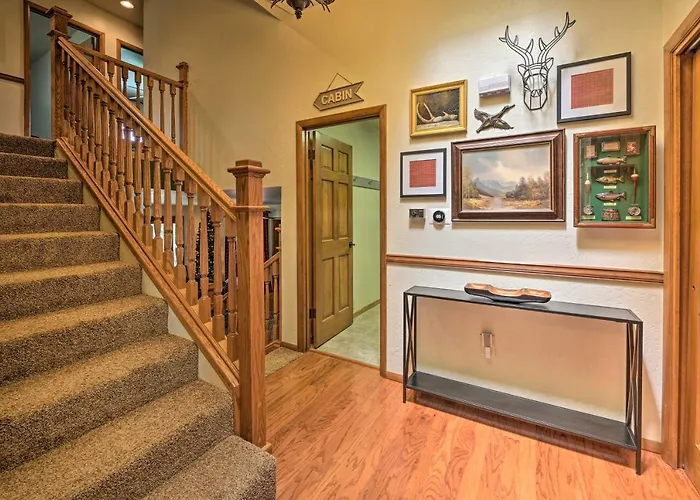 Ferienhaus Deck + Yard: Family-friendly Pinetop Retreat