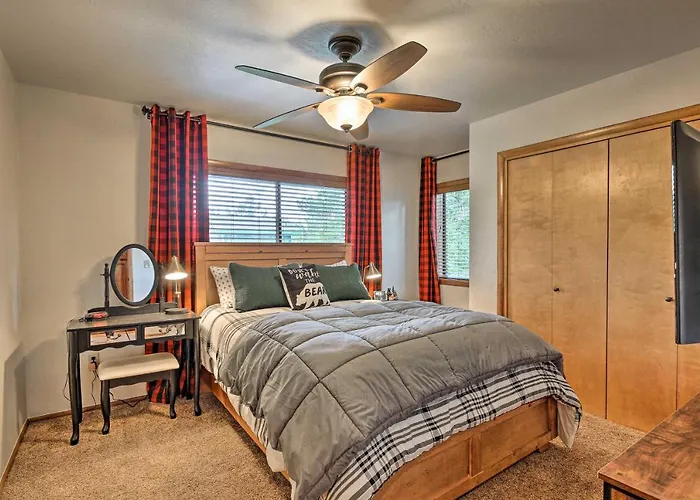 Ferienhaus Deck + Yard: Family-friendly Pinetop Retreat *