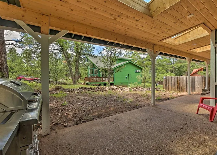 Deck + Yard: Family-friendly Pinetop Retreat